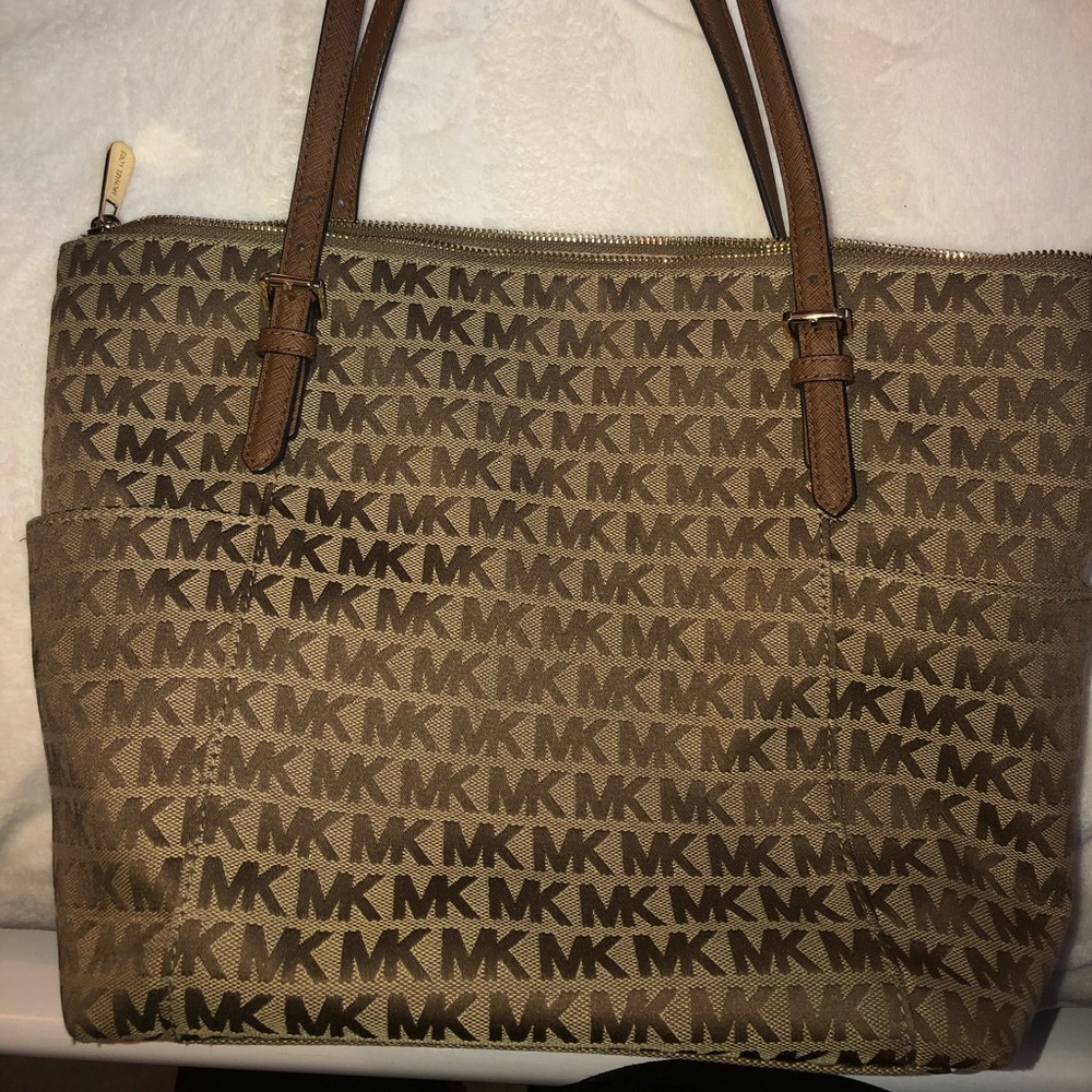 Michael Kors tote